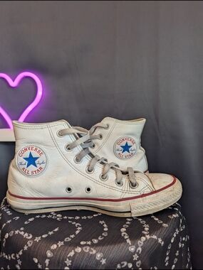 Converse White High Top Sneakers with Red & Blue Trim Leather Great Condition